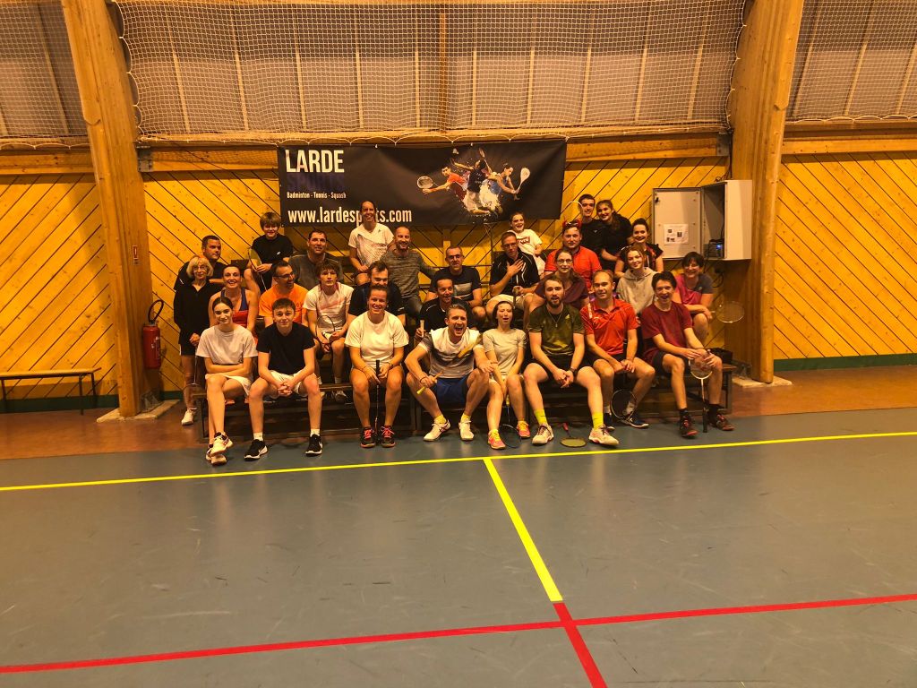 Photo de groupe lors de la soirée d'entraînement Halloween.